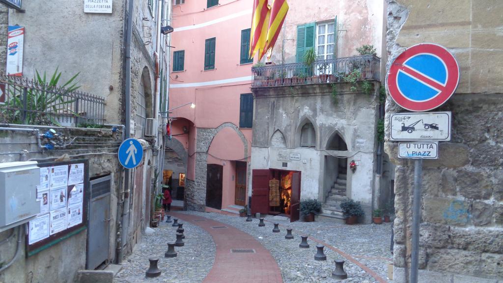 Medieval House Ventimiglia Buitenkant foto